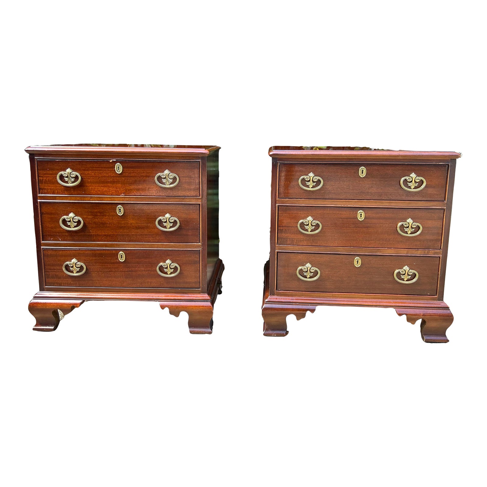 Henredon Solid Mahogany Nightstands a Pair Chairish