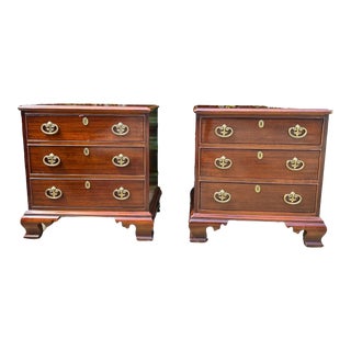 Henredon Solid Mahogany Nightstands a Pair For Sale