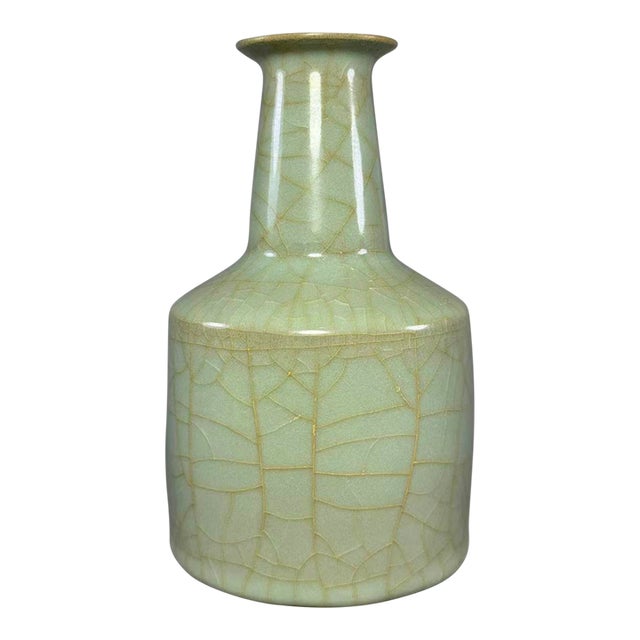 Chinese Celadon Crackle Glaze Vase, Collectible Decorative Mallet‑Shape Vessel For Sale