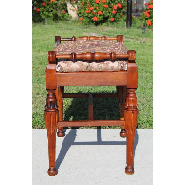 1950s Mid-20th Century Traditional Cherry-Finish Vanity Bench With Pink & Brown Damask Upholstery For Sale - Image 5 of 18