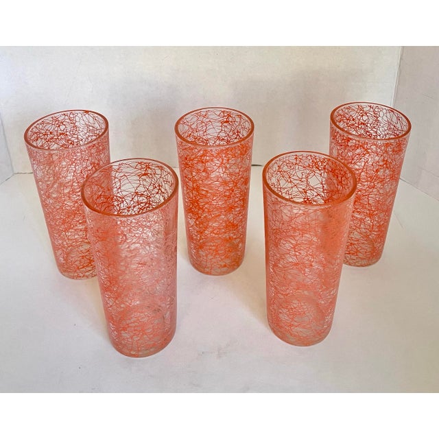 Mid-Century Modern 1950's Set of 5 Mid-Century Spaghetti-Painted Glass Tumblers in Coral Orange For Sale - Image 3 of 6