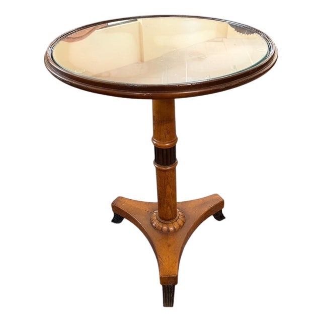 Late 20th Century Milling Road for Baker Furniture Regency Pedestal Side Table With Glass Top For Sale