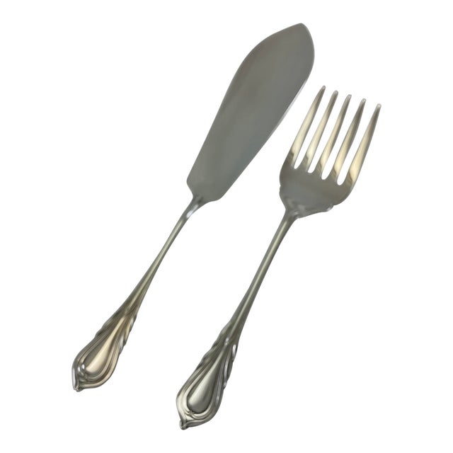 1980s Silver Plated Pair Fish Servers, Fish Serving Fork & Fish Serving Knife, Lily. For Sale