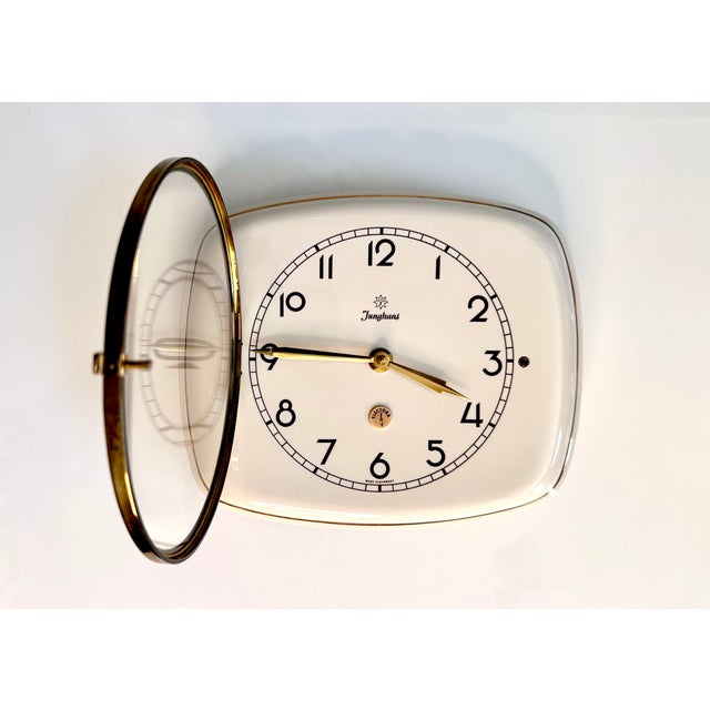 Early Battery Spring-Wound Electora Model No. 31/1012 Wall Clock in Ceramic from Junghans, West Germany, 1956 For Sale - Image 4 of 16