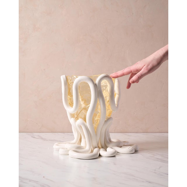Sculptural Postmodern “Indian Summer Vessel” Vase by Gaetano Pesce for Fish Design in White and Amber Polyurethane Resin For Sale - Image 12 of 14