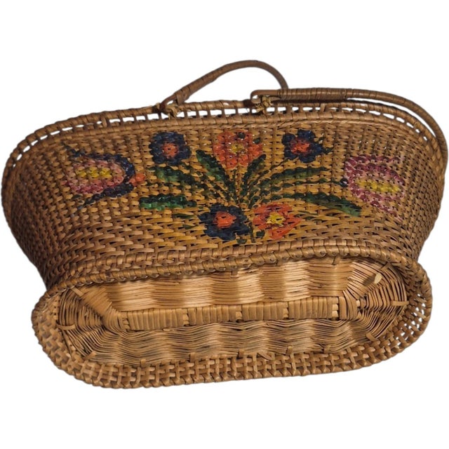 Chinese Antique Chinese Rice Straw Basket With Hand-Painted Flowers For Sale - Image 3 of 4