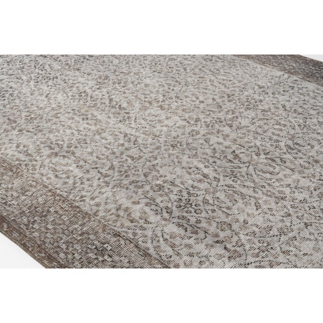 1950s Vintage Light Grey Oushak Rug For Sale - Image 5 of 10