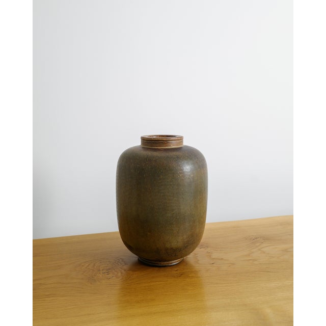 Ceramic Mid-Century Modern Swedish Brown Green Stoneware Farsta Vase Urn by Wilhelm Kåge for Gustavsberg, Sweden, 1940s For Sale - Image 7 of 7