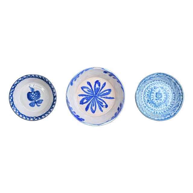 Fajalauza Granada Blue and White Bowls, Set of 3 For Sale