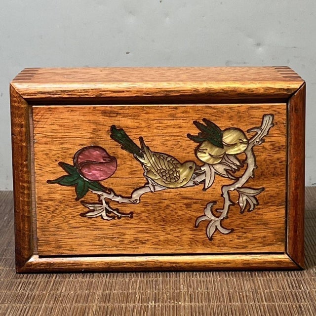 Rosewood Box With Mother of Pearl Bird & Peach Inlay - Chinese Trinket Chest For Sale - Image 4 of 9