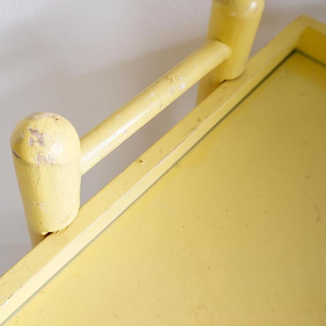 Measures : 75cm x 40cm Top H:59,5 Total H: 66,5cm Materials : Laquered Wood - 1 top glass