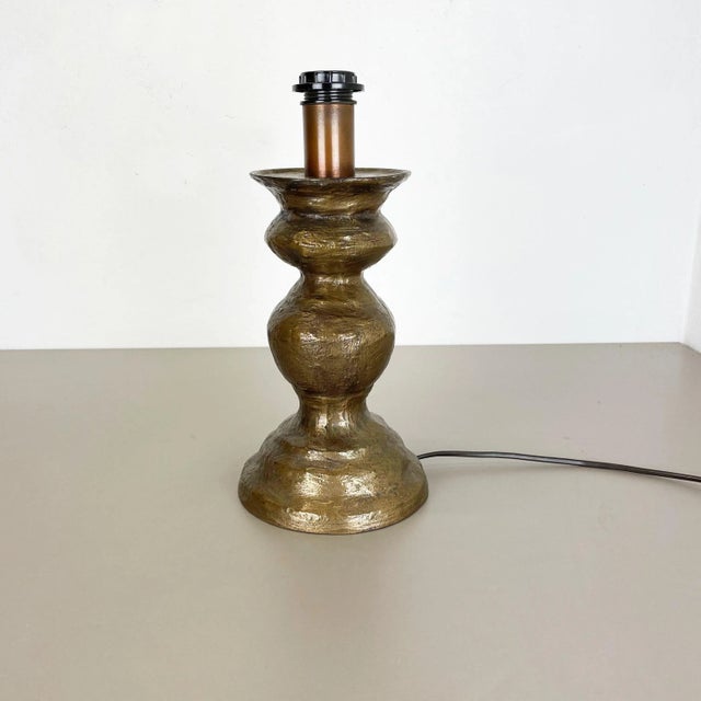 Kalmar Hollywood Regency Brass Table Light in the style of Kalmar, Austria, 1960s For Sale - Image 4 of 18