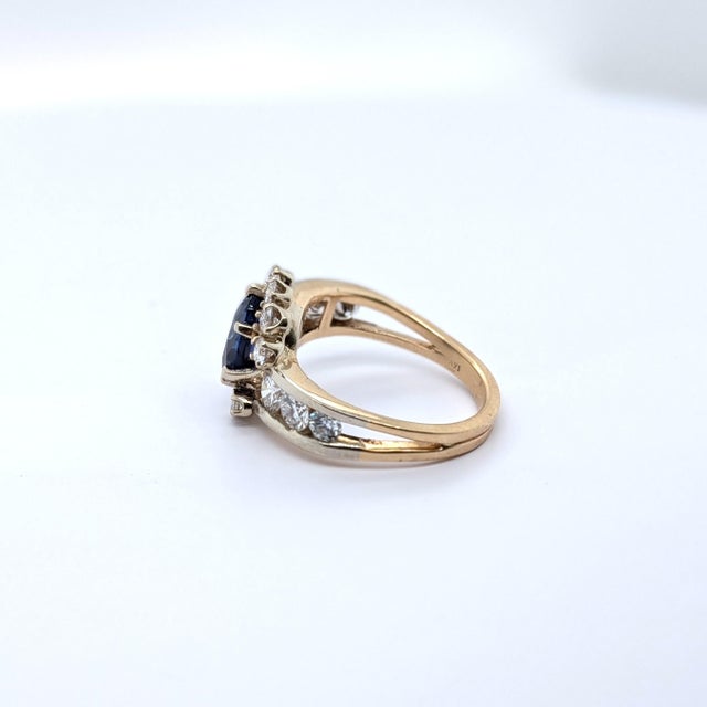 Metal Late 20th Century 14k Yellow Gold Ring With Gia Certified Blue Oval Sapphire & Diamond Accents, Size 6.5 For Sale - Image 7 of 8