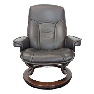 Stressless Ekornes Lounge Chair With Ottoman – Dark Brown Leather & Wood Base For Sale