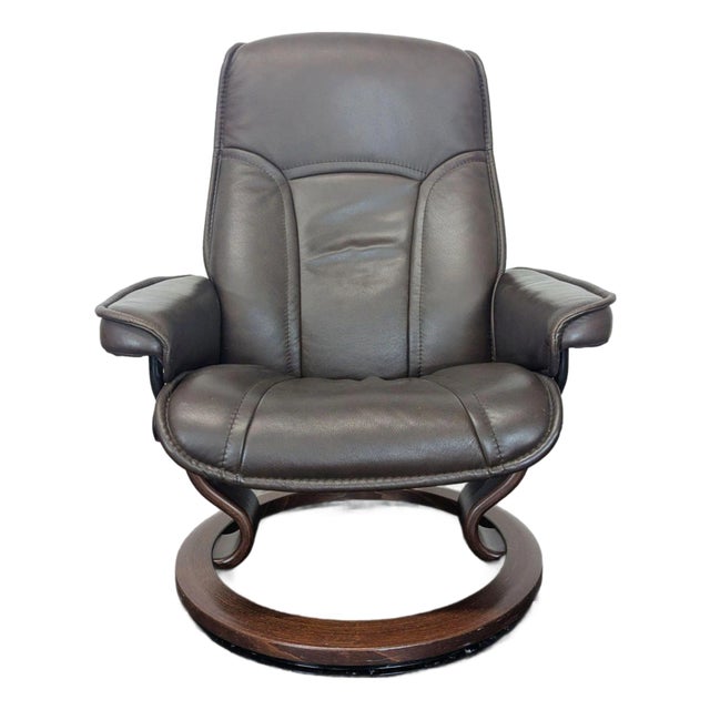 Stressless Ekornes Lounge Chair With Ottoman – Dark Brown Leather & Wood Base For Sale