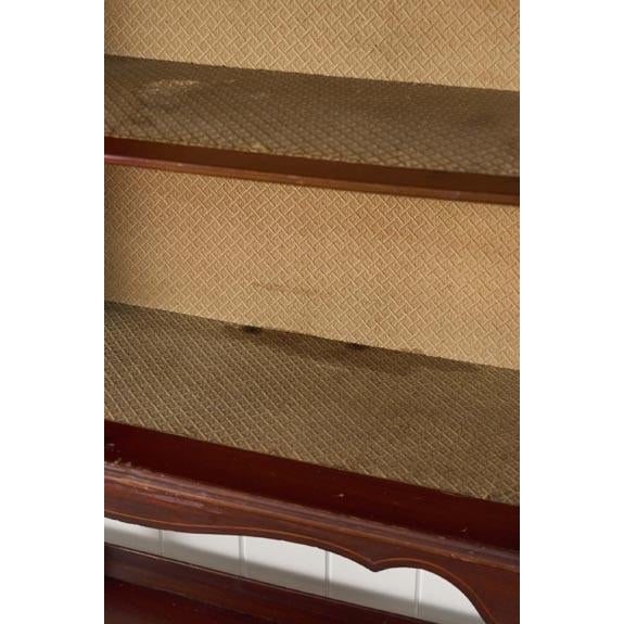 1910s 1910s Edwardian Sheraton Revival Mahogany Glass Front Display Case on Spade Legs For Sale - Image 5 of 11