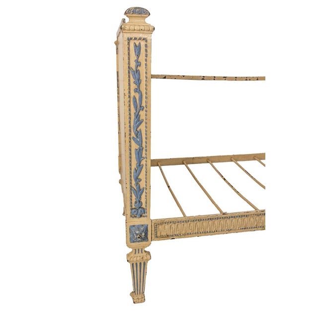 Metal French Louis XVI Painted Iron and Wrought Iron Banquette Children's Sofa, 1880 For Sale - Image 7 of 11