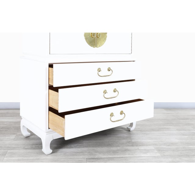 Vintage Hollywood Regency Asian-Inspired White Lacquered Highboy Dresser For Sale In Los Angeles - Image 6 of 10