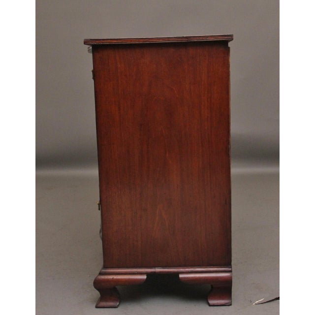Early 19th Century Early 19th Century Mahogany Chest of Drawers, 1810 For Sale - Image 5 of 14
