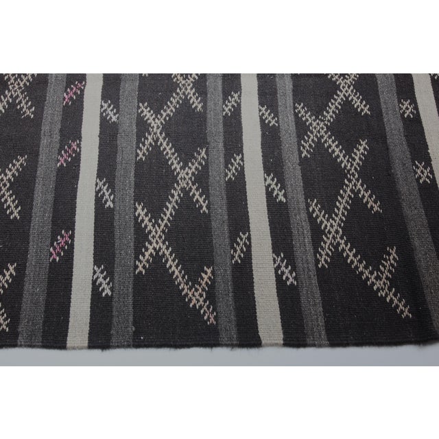 Vintage Cicim Kilim With Modern X-Motif Design – Handwoven Anatolian Flatweave Kilim -7' 3'' X 10' 6'' For Sale In Tampa - Image 6 of 10