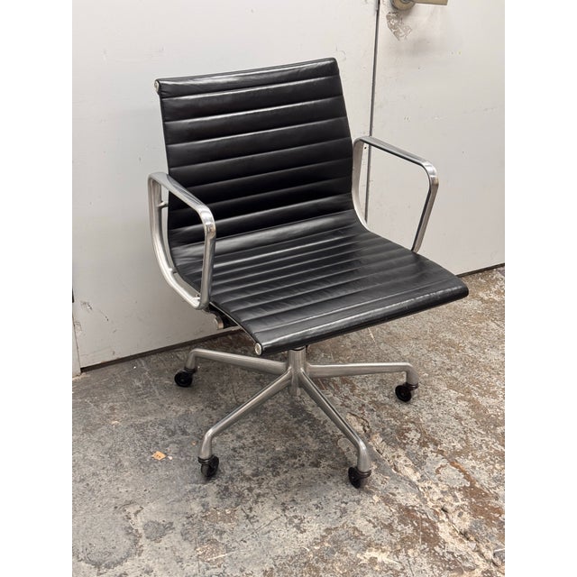 Modern Charle & Ray Eames for Herman Miller Office Management Chair For Sale - Image 3 of 12