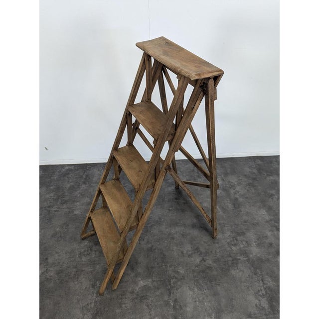 Library Stepladder in Wood, in Very Good conditions.