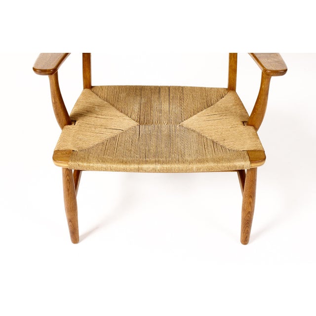 1960s Danish Modern / Mid Century Oak Lounge / Armchair – Attributed to Hans Wegner for Carl Hansen — Model Ch22 For Sale - Image 12 of 12
