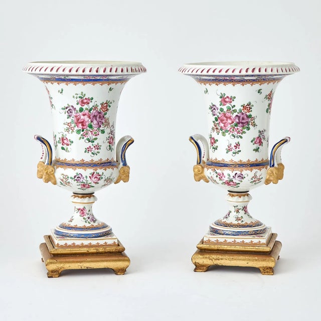 Asian Pair of Samson Famille Rose Porcelain Vases For Sale - Image 3 of 13