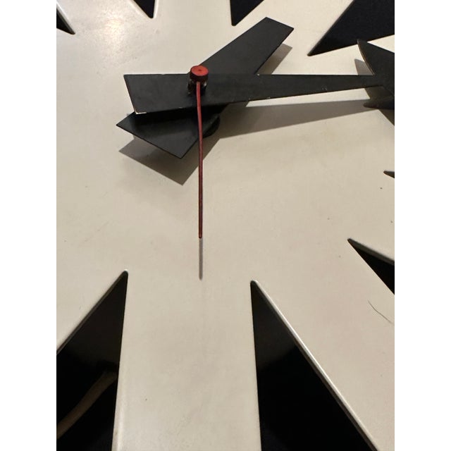 Howard Miller White Asterisk Clock Mid Century For Sale In Orlando - Image 6 of 12