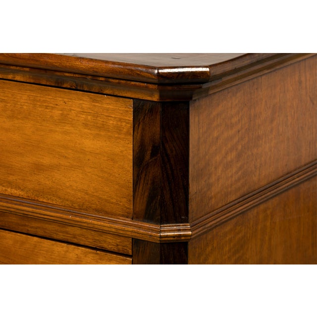 Mid-19th Century French Louis Philippe Walnut Chest of Drawers For Sale In New York - Image 6 of 18