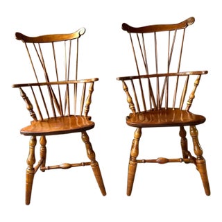 Mid 20th Century Pair of Colonial S Bent Bros Comb-Back Windsor Chairs For Sale