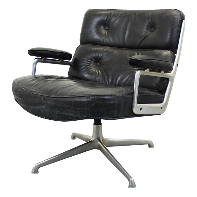 Set of Vintage Lounge Chair with Ottoman by Charles and Ray Eames for Herman Miller, 1970s For Sale