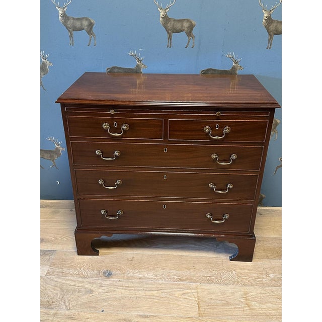 18th Century Chest of Drawers For Sale - Image 4 of 10