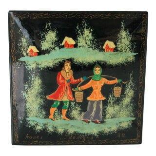 Vintage Russian Hand-Painted Papier-Mâché Lacquer Trinket Box For Sale