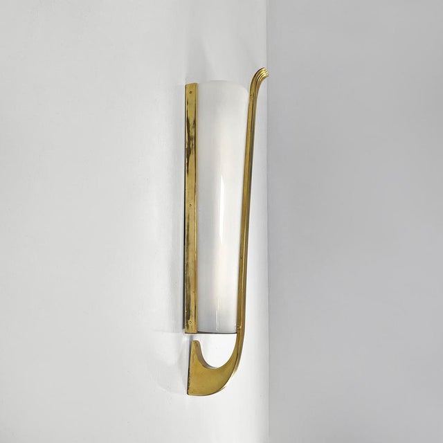1950s Mid-Century Modern Italian White Acrylic Glass and Brass Wall Lamp, 1950s For Sale - Image 5 of 18