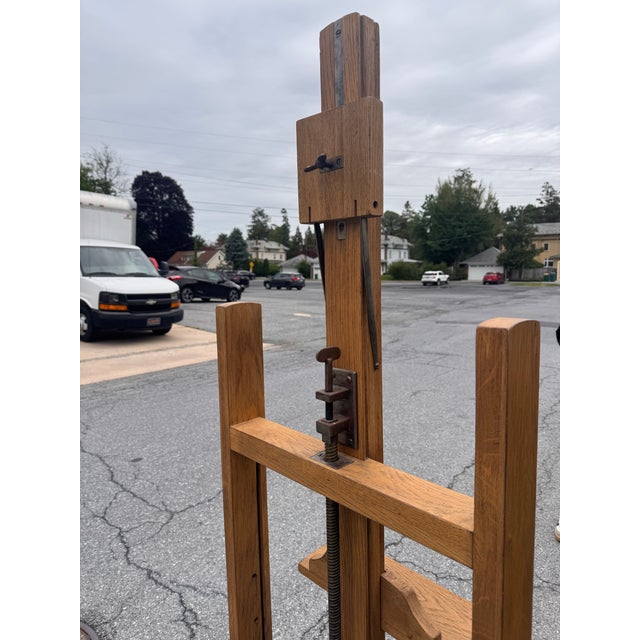 Restoration Hardware 1990s Solid Oak English Easel Restoration Hardware for Television For Sale - Image 4 of 7