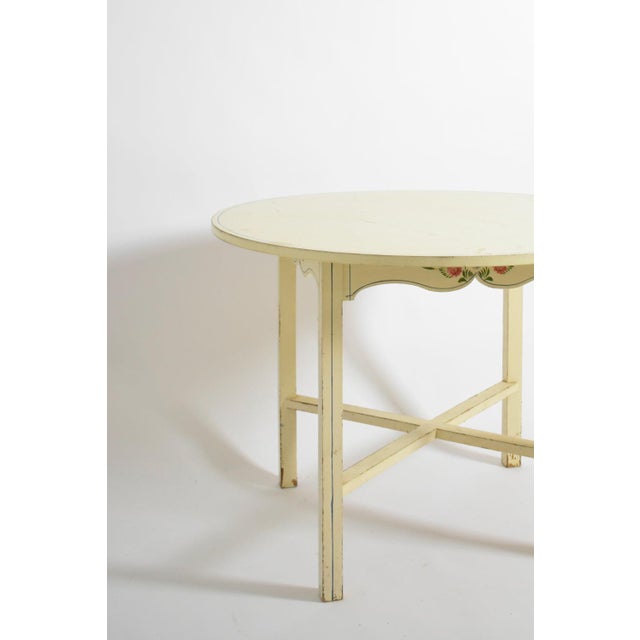 Round White Table from Alentejo For Sale - Image 5 of 6