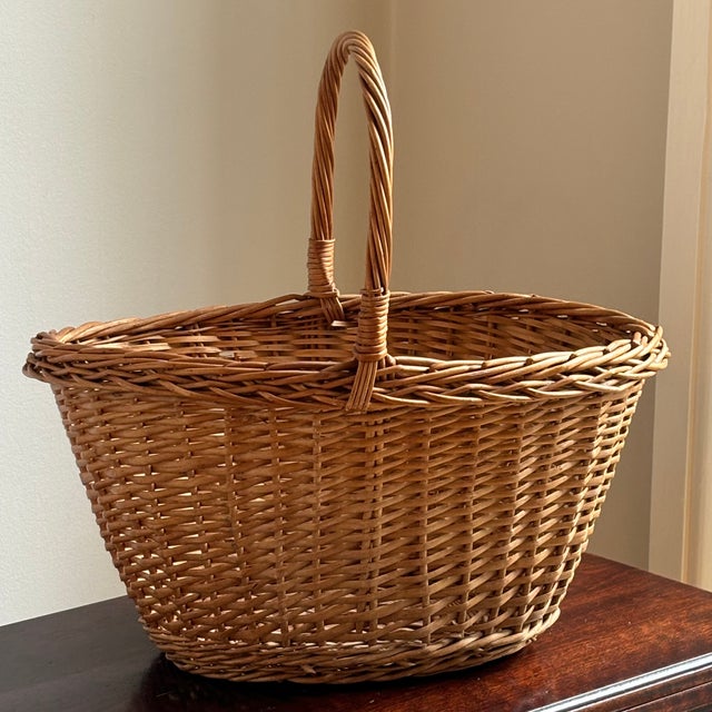 Mid-20th Century Traditional Farmhouse Gathering Basket For Sale In Baltimore - Image 6 of 11