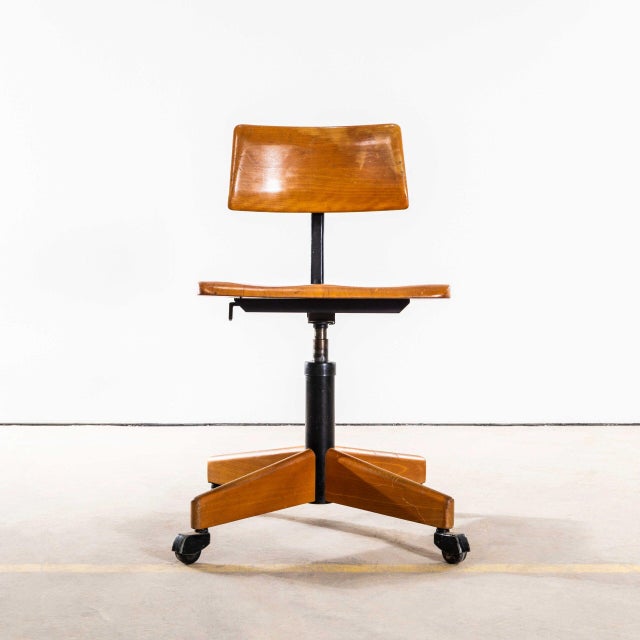Angular Swivel Desk Chair from Giroflex, 1960s For Sale - Image 9 of 9