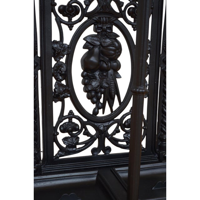 Metal English Victorian Cast Iron Umbrella Stand with Floral Design in Black, 1880 For Sale - Image 7 of 11