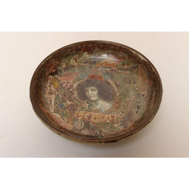 Vintage Folk Art Decoupage decorative bowl/vide poche (ca. 1930s, USA). A wonderful example of tramp art and Tobacciana...