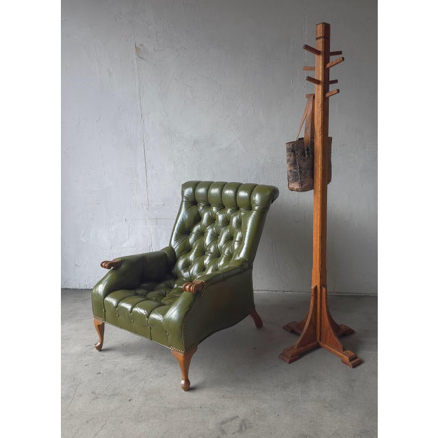 English Vintage Green Tufted Leather Sleepy Hollow Chair and Ottoman For Sale - Image 3 of 12