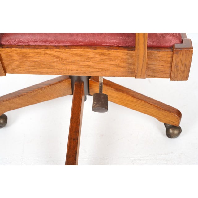 Vintage Stickley Arts & Crafts Oak & Leather Swivel Office Chair For Sale In New York - Image 6 of 14