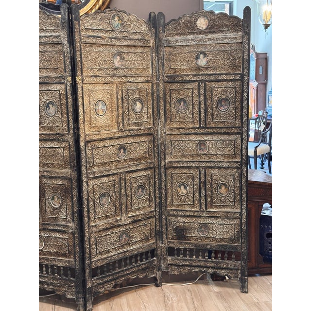 19th Century Anglo-Indian Four-Panel Screen For Sale - Image 4 of 14