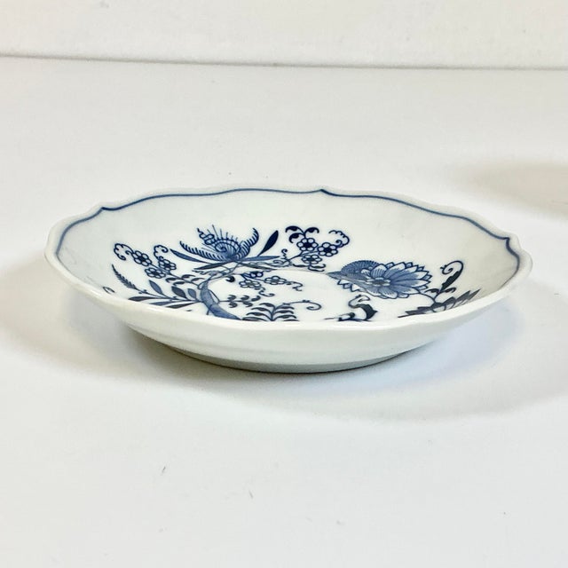 Vintage Japanese Chinoiserie Meissen Blue Danube Cup & Saucer Sets - Service for 6 - 12 Pieces For Sale - Image 9 of 13