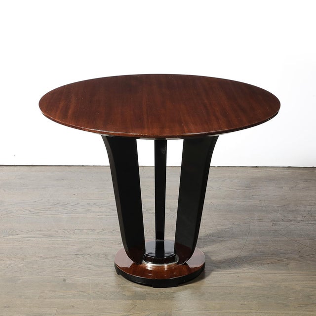 1930s Art Deco Machine Age Bookmatched Walnut Gueridon Table W/ Black Lacquer Supports For Sale - Image 5 of 10