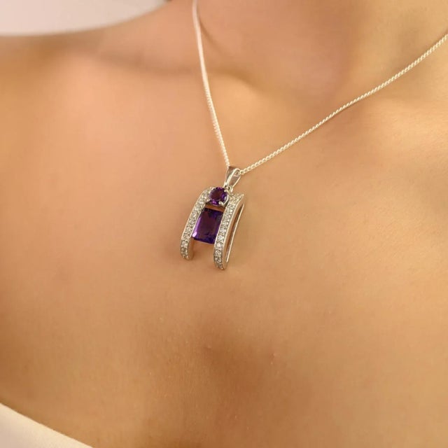 Modernist 5.22 Carat Purple Amethyst Silver Charm Pendant by Carat&her - Gift for Her For Sale - Image 6 of 11