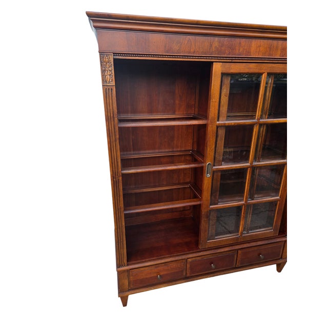 Wood 1990s Ethan Allen Townhouse Sliding Door China Cabinet Display Curio Bookcase Hutch For Sale - Image 7 of 18
