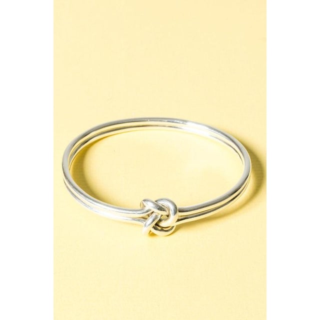 Mid-Century Modern Mid-Century Modern Love Knot Bangle from Kaunis Koru, 1976 For Sale - Image 3 of 7