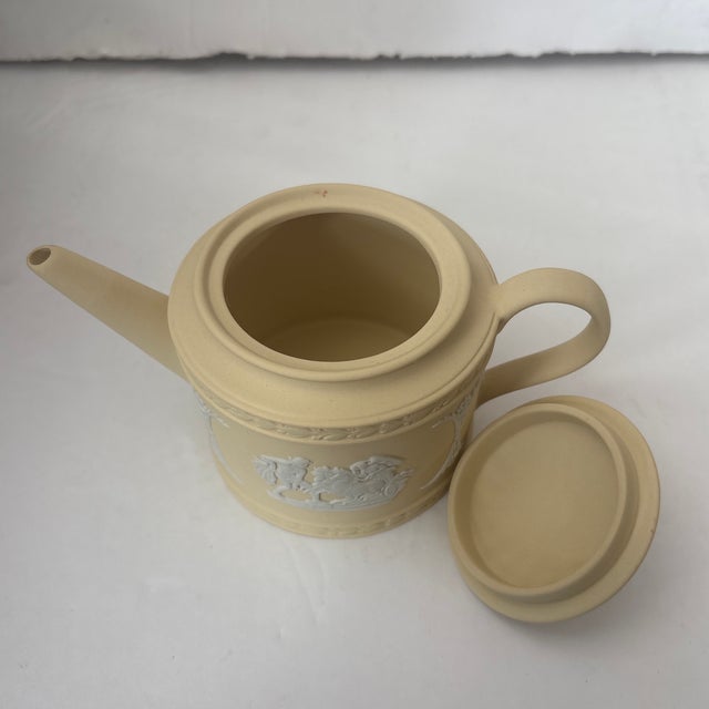 Neoclassical 1970s Wedgwood Primrose Yellow Miniature Teapot For Sale - Image 3 of 4